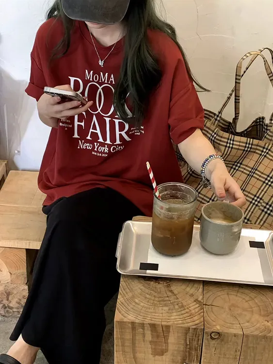 「小吴家」夏季新款西岸落日显白休闲慵懒字母印花宽松短袖半身裙