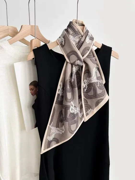 双层双面丝光棉韩版新款秋冬季高级感斜角长条时尚围脖女士围巾