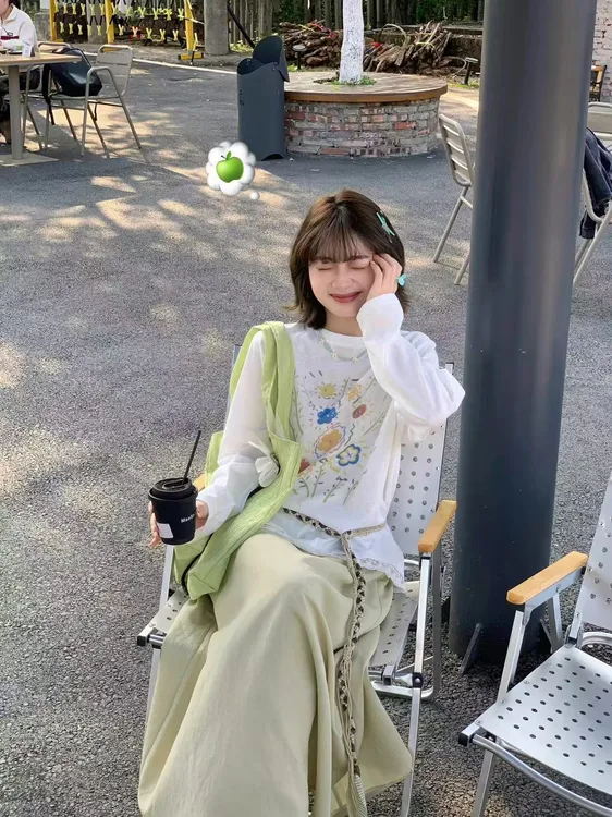 韩系复古印花蕾丝花边下摆休闲长袖T恤高腰气质百搭半身裙两件套