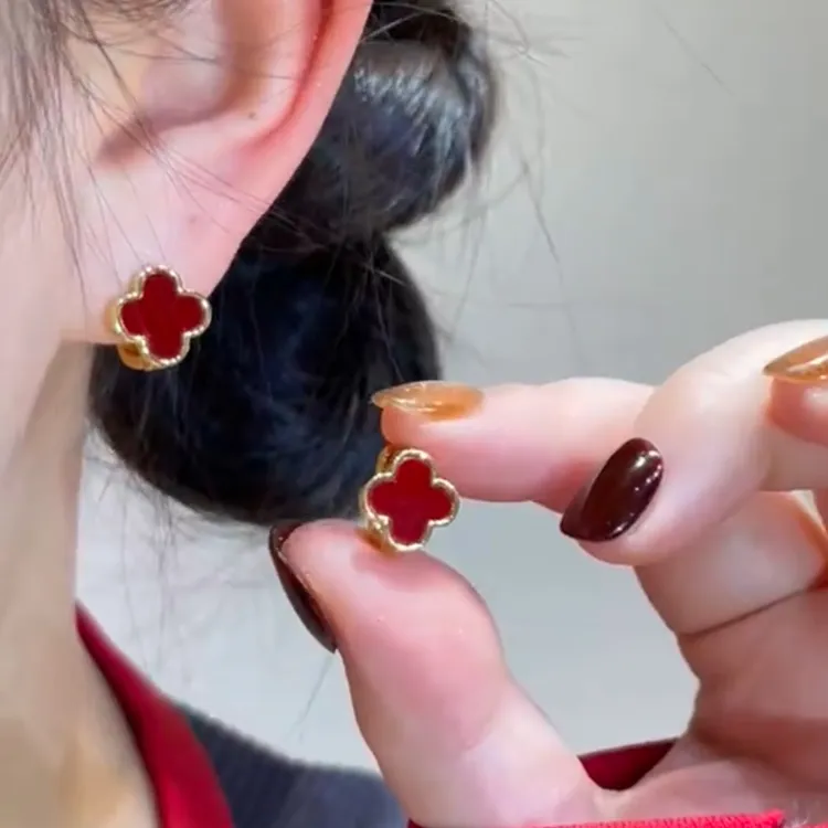 新年红色四叶草耳钉女小众设计耳饰新款爆款气质独特耳环7641