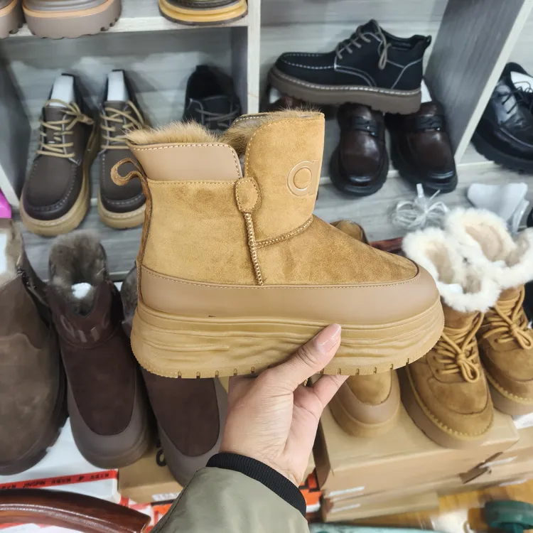 冬季厚底加绒保暖防滑短款雪地靴女士时尚百搭女靴棉鞋