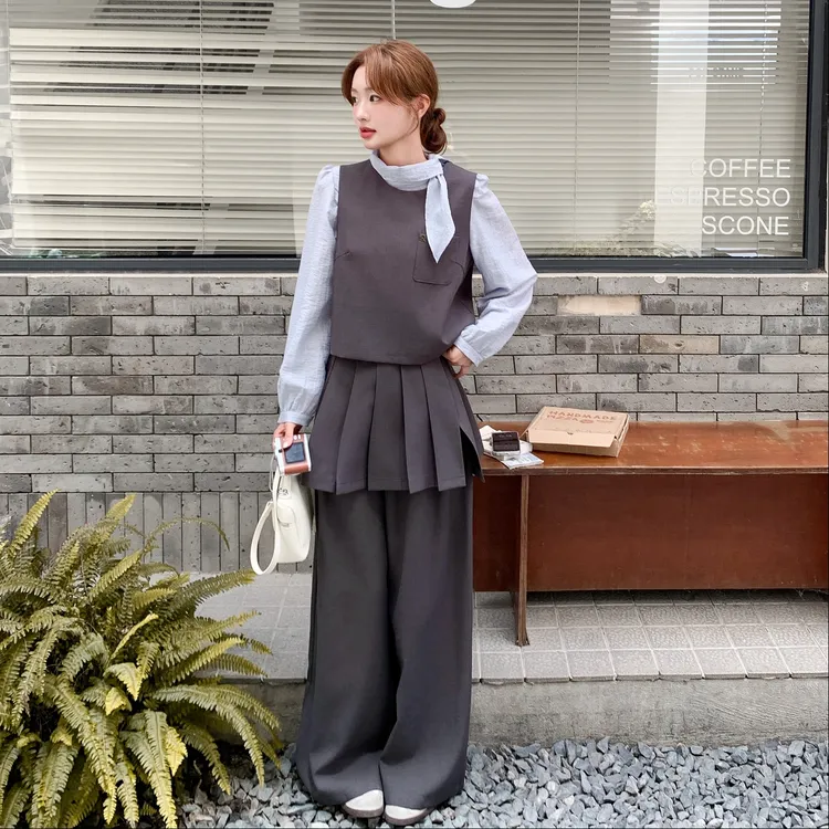 韩系名媛气质时尚套装女2025年秋季别致衬衫马甲阔腿裤屁帘四件套