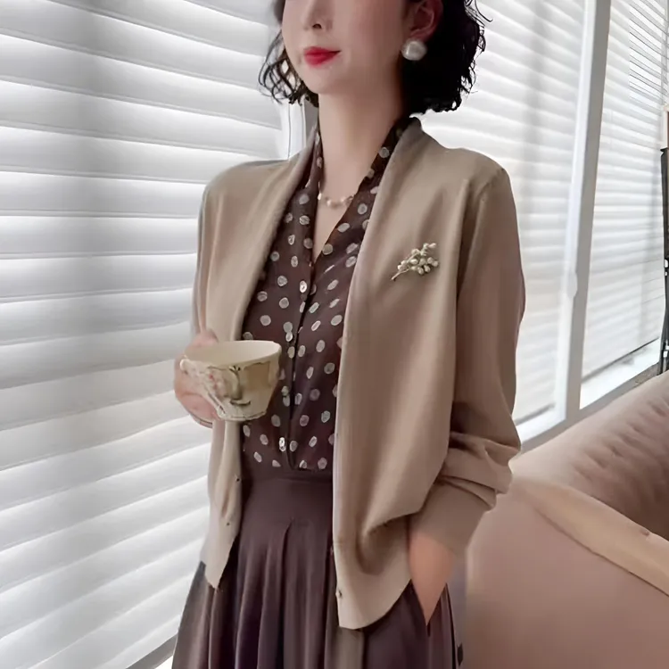 假两件波点针织衫女长袖开衫高级感毛衣外套秋冬新款宽松百搭上衣