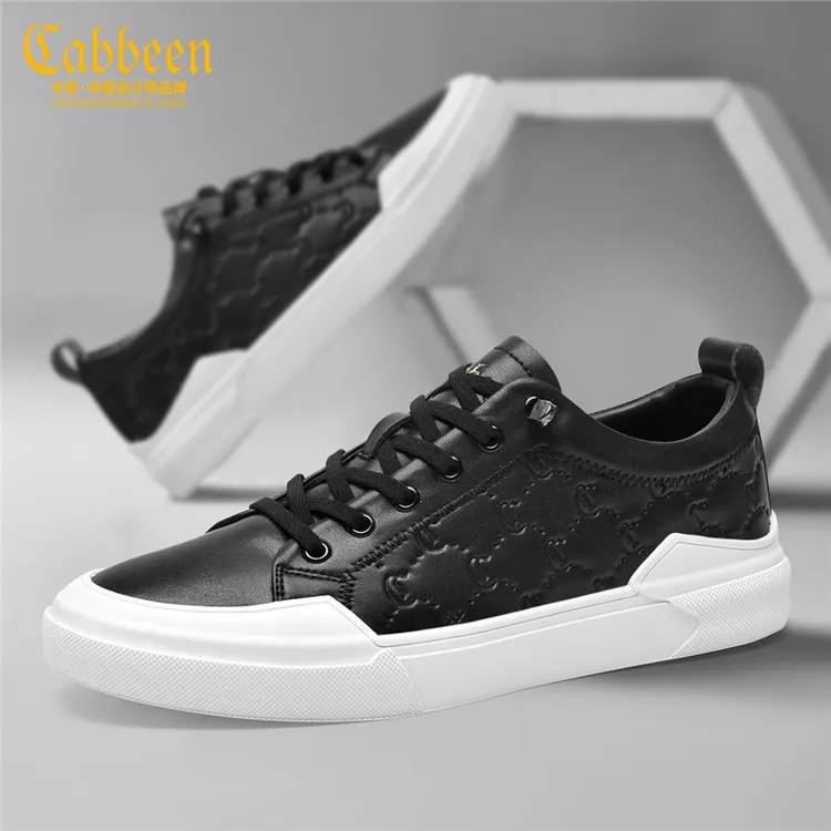 Cabbeen/卡宾设计师款冬季板鞋老花满印男士百搭小黑鞋一脚蹬男鞋