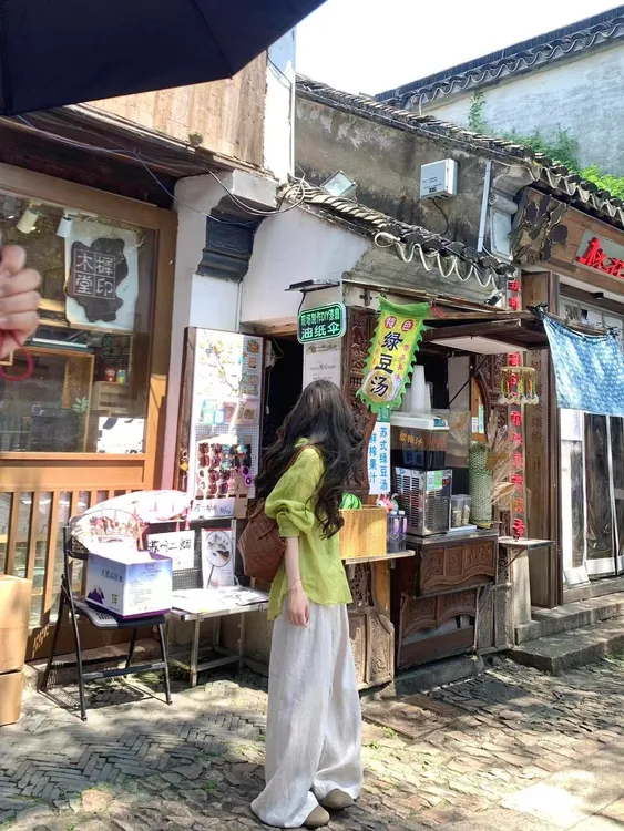 今年流行爆款薄上衣超好看法式绿色衬衫士夏季2025新款百搭休闲裤