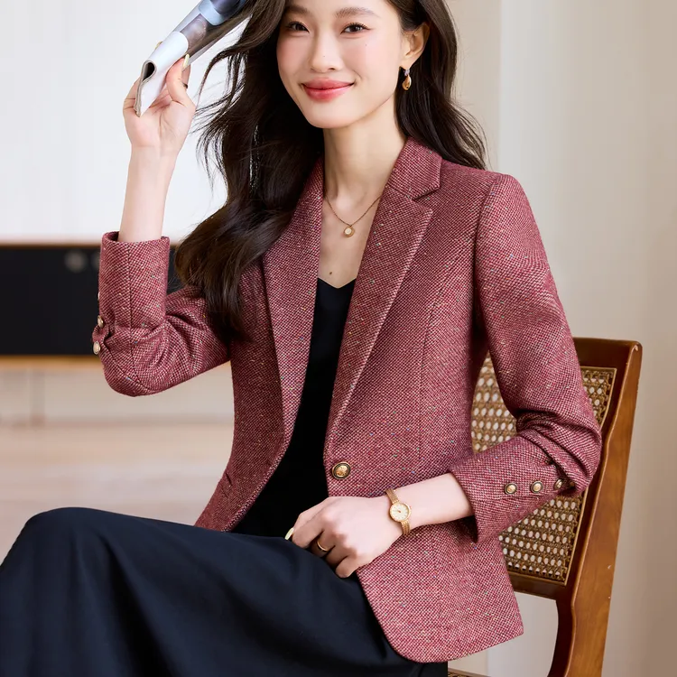 枣红色短款毛呢小西装外套女秋冬新款高级感休闲时尚百搭气质西服