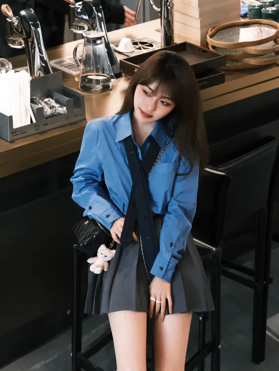 春季出游衣服慵懒风气质设计感衬衫上衣休闲减龄百搭短裙小众女装
