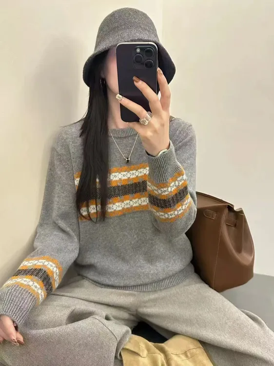 复古提花条纹圆领针织衫女秋冬新款慵懒宽松打底毛衣洋气加厚上衣