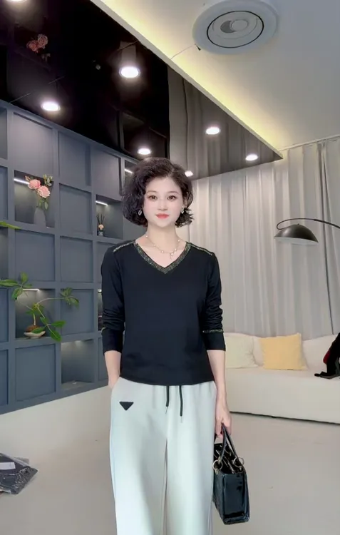 [一雅8802]秋季新款显瘦气质打底衫上衣