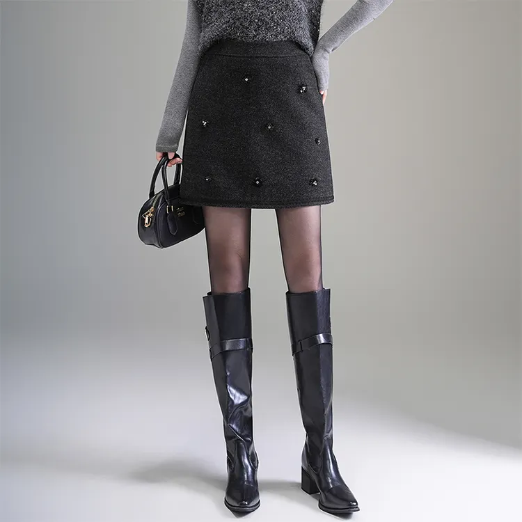 小香风羊毛呢a字短裙半身裙女秋冬2025新款高腰显瘦通勤包臀裙子
