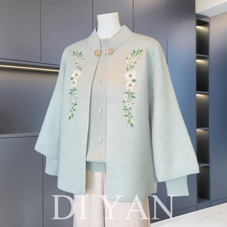 2025新款国风妈妈秋装针织两件套中老年女装新中式奶奶秋冬装外套