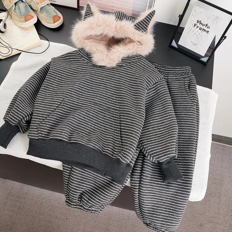 儿童套装加绒加厚冬季新款条纹连帽卫衣慵懒宽松宝宝冬装可爱童装