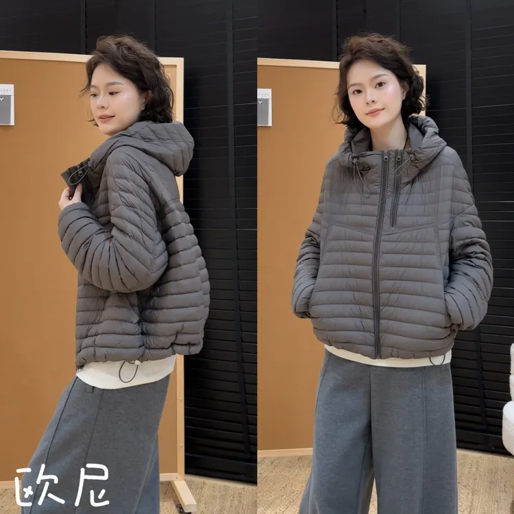 欧尼私服 2025秋季新品极简百搭轻薄款连帽羽绒服 2509C6304