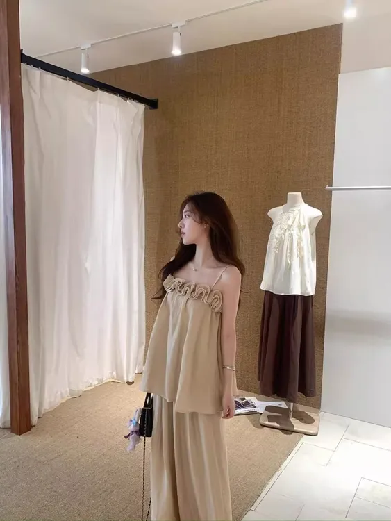 法式甜美纯欲夏日穿搭套装花朵吊带背心上衣女装夏季休闲裤两件套