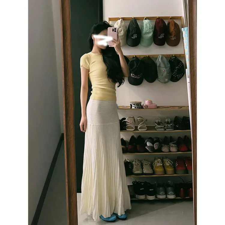 奶白色针织包臀裙女2025夏季新款气质中长款高腰百褶垂感半身裙女