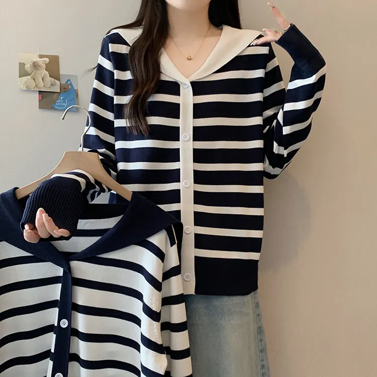 秋装新款胖mm大码女时尚减龄海军领撞色条纹针织上衣宽松气质显瘦