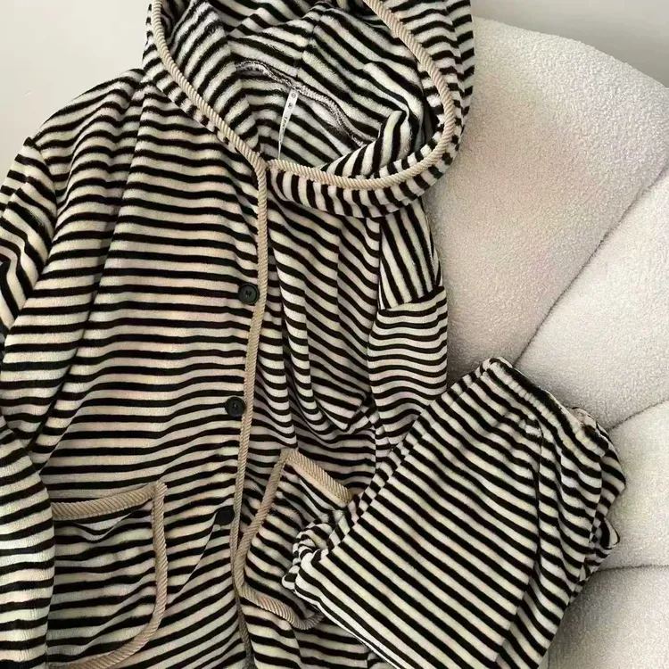 红衣俏家条纹家居服