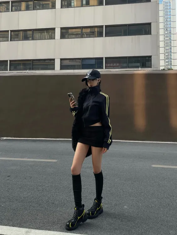 2025春季新款垂感半身裙子宽松高腰时尚气质设计感百搭显瘦长袖