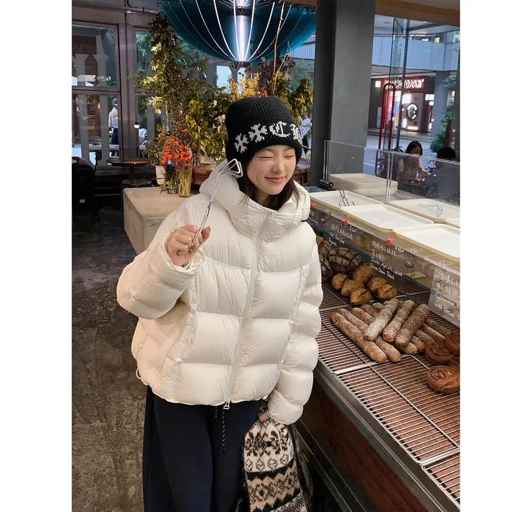 95白鸭绒云朵泡芙羽绒服女款冬季2025新款超好看短款小个子面包服
