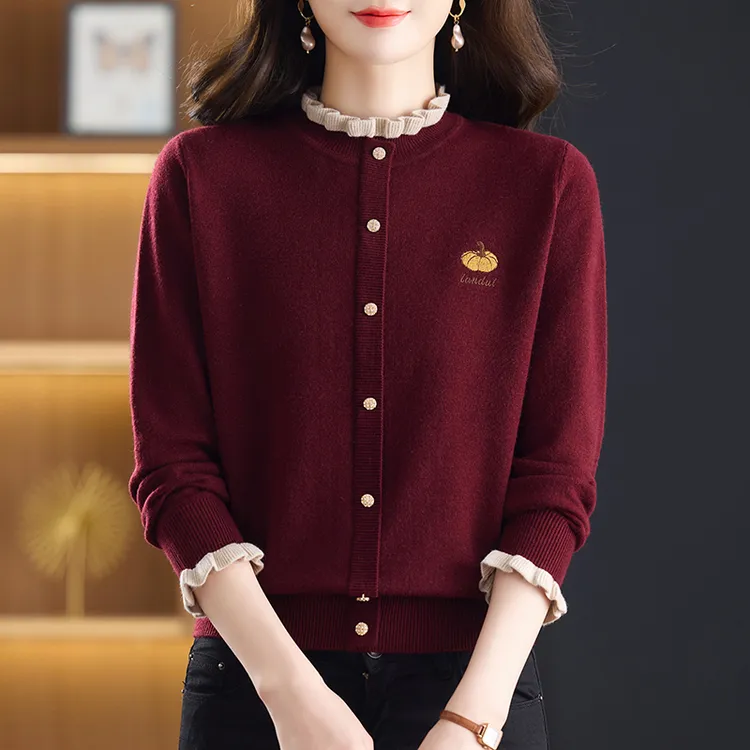 亚聚甄选秋冬女士套头刺绣木耳边圆领显瘦洋气时尚百搭毛针织衫