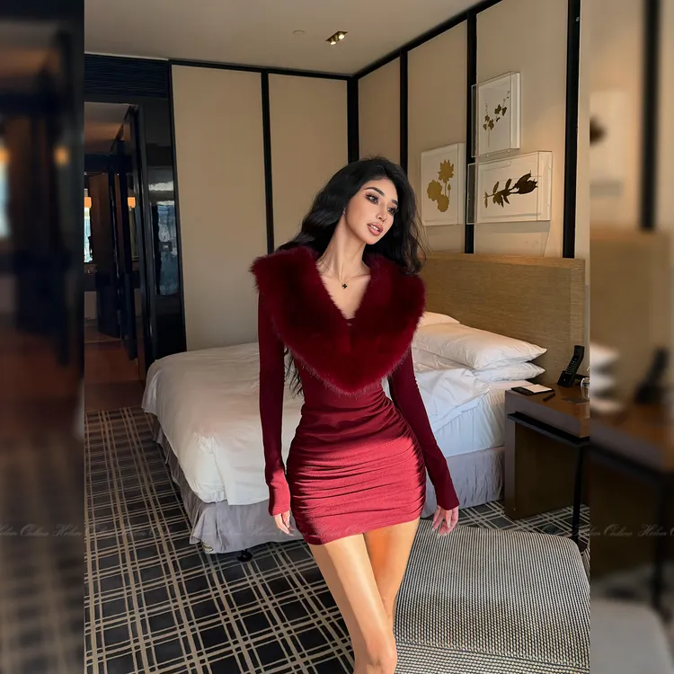 HELEN/千金氛围感"暖绵羊绒"连衣裙女V领毛领显瘦褶皱包臀裙Q611