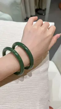 【歪歪】碧玉圆条手镯