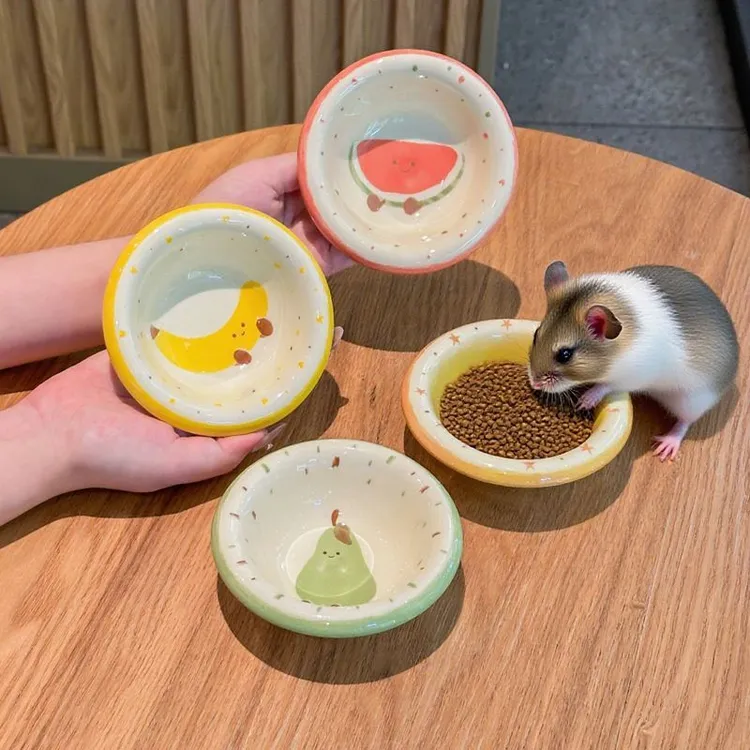 可爱仓鼠鹦鹉喂食碗高颜值小仓鼠食盆迷你大号金丝熊兔子防溅食盘