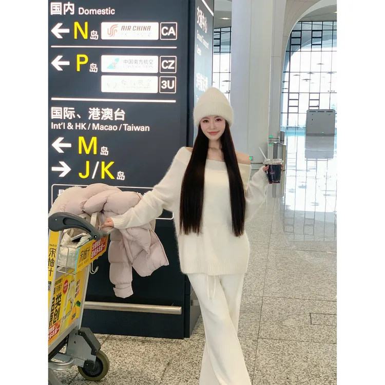 冯薪颖 【白栀素雪】韩系秋冬宽松软糯外穿一字肩毛衣上衣 Q510188