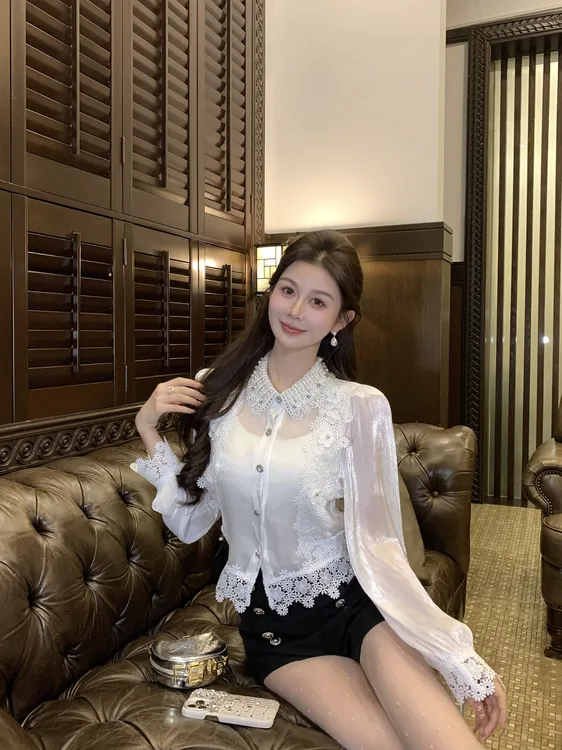 AZZHEN【卢浮花事】珠花边精致亮丝缎面衬衫衬衣上衣AZ4KXC13-00