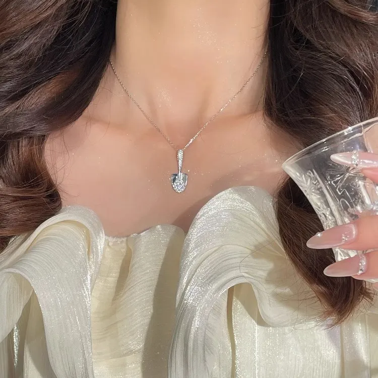 满钻小铲子项链纯银女小众高级感吊坠百搭气质锁骨链送女友闺蜜
