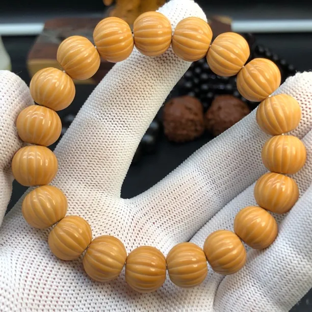 猴头瓜珠手串，雕刻拉丝珠子油性好密度高，颜色均匀尺寸13×12毫米