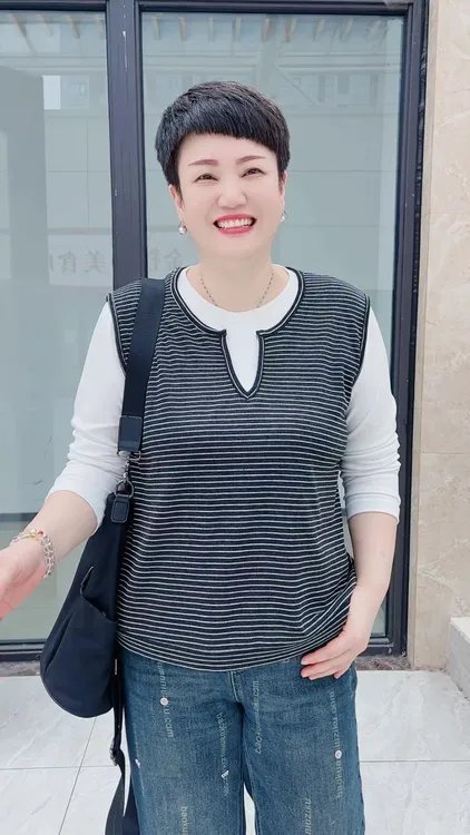 冯小姐时尚大码女装（休闲百搭显瘦洋气减龄遮肉假两件打底上衣39）