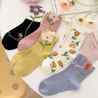 【5双装】立体花朵中筒袜 复古秋冬季花朵堆堆袜
