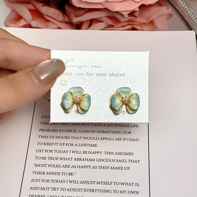 铜合金耳饰 满满耳环 法式温柔晕染滴油花朵耳钉精致优雅百搭耳饰
