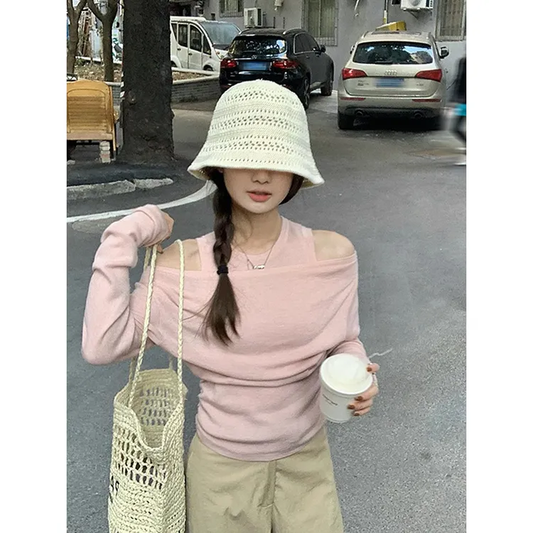 韩系设计感假两件露肩针织衫女春季温柔小心机一字肩挂脖长袖上衣