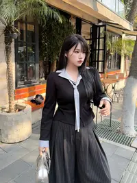 月半鱼【内购会】学院风减龄撞色长袖T恤修身小众假两件上衣