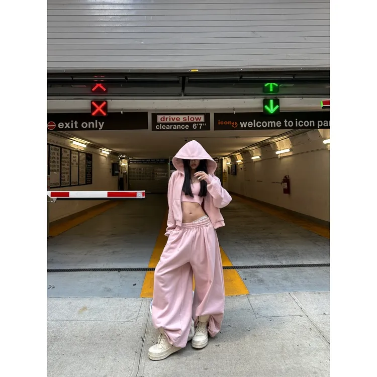 慵懒风松弛感套装女秋冬新款宽松百搭连帽外套吊带休闲长裤三件套