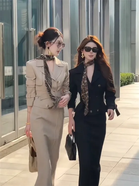 2025秋新款工装风时尚两件套装双排扣长袖短款外套高腰显瘦半身裙