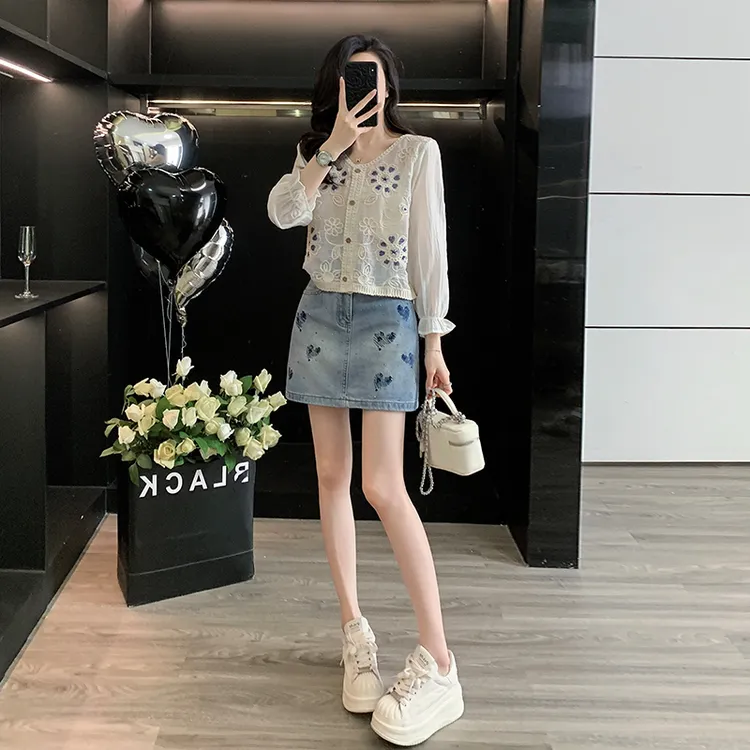 休闲风时尚套装蕾丝气质长袖上衣牛仔 半裙高腰女装拼接显瘦减龄