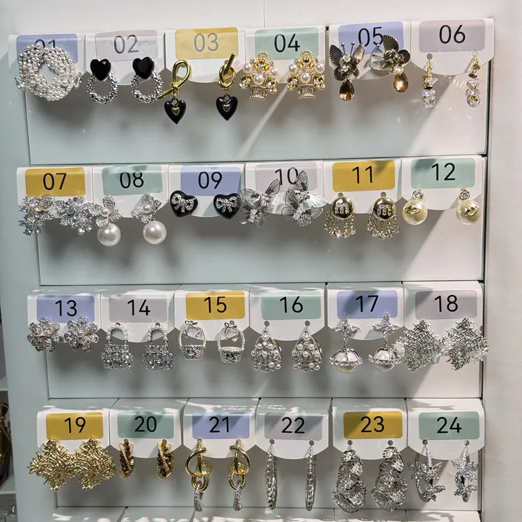 铜合金合成锆石仿水晶仿珍珠耳饰 直播专属价格，2件8.5折耳环轻奢