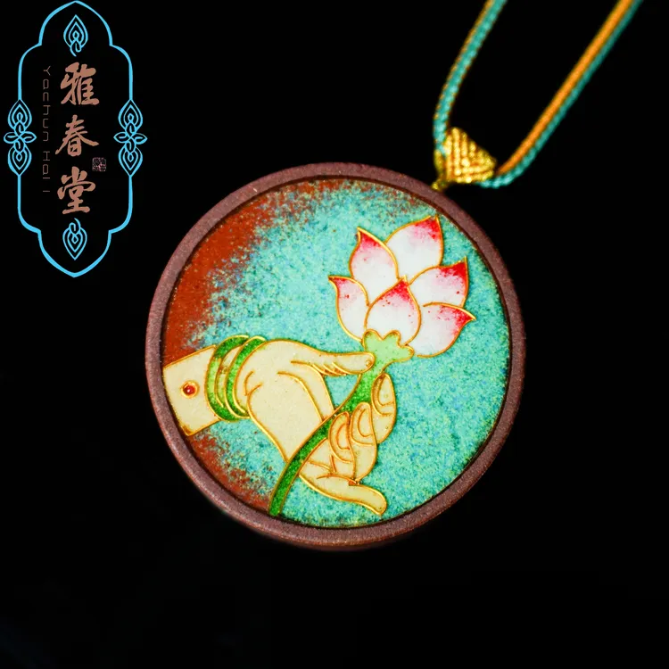 上新了 雅春堂合香牌《 珐琅香佩》两种工艺结合