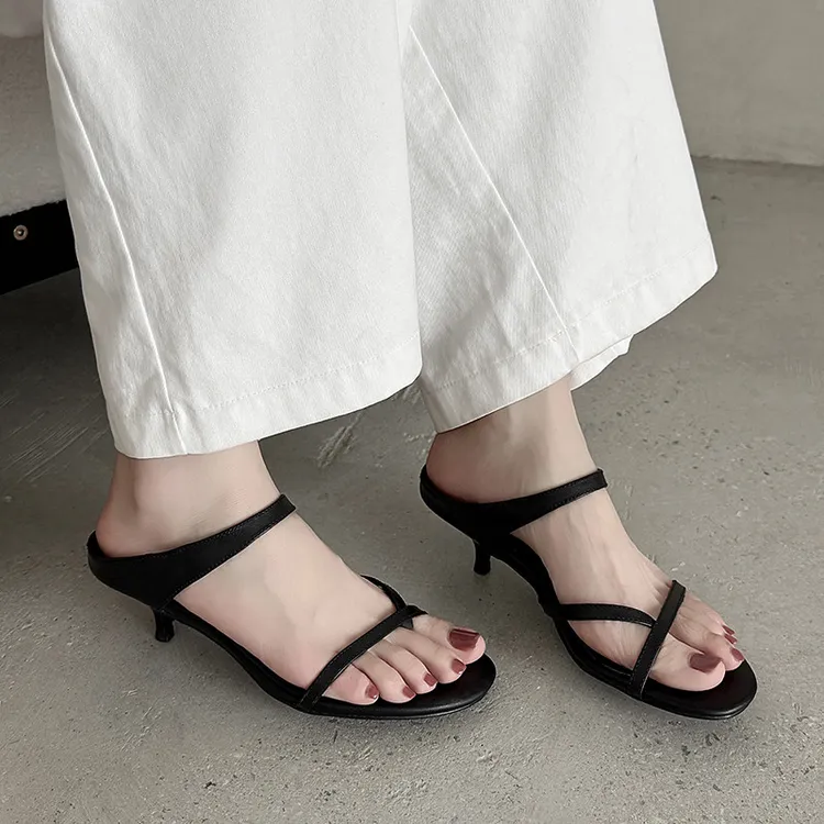 真皮小猫跟露趾夹脚凉拖鞋女夏外穿2025新款红色细跟套趾一字拖鞋