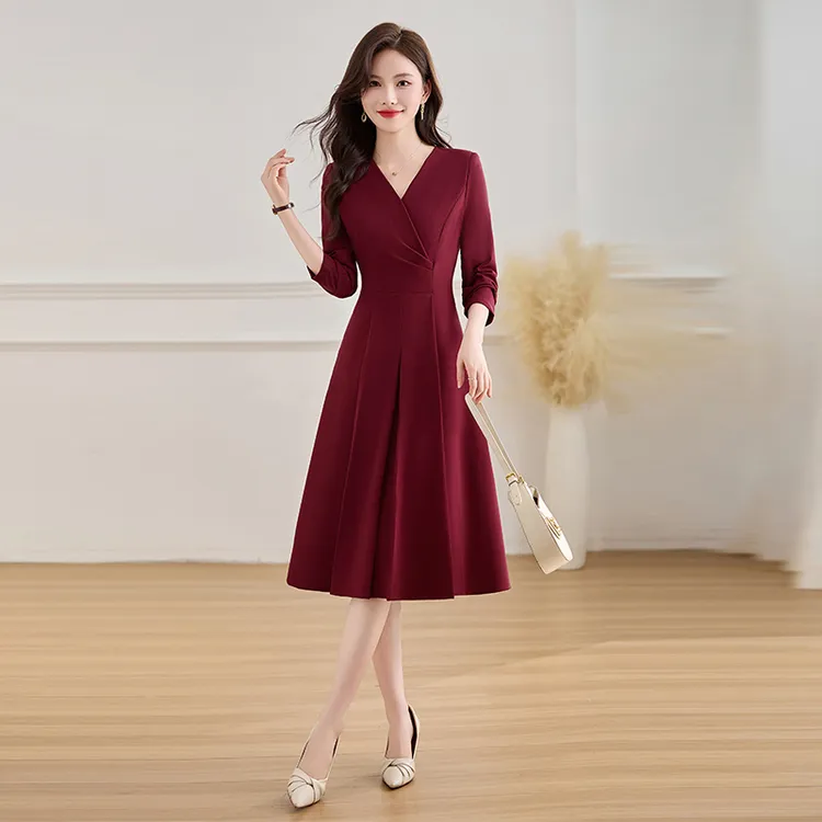 长袖连衣裙女2025秋季新款高级感小个子气质通勤修身显瘦V领裙子