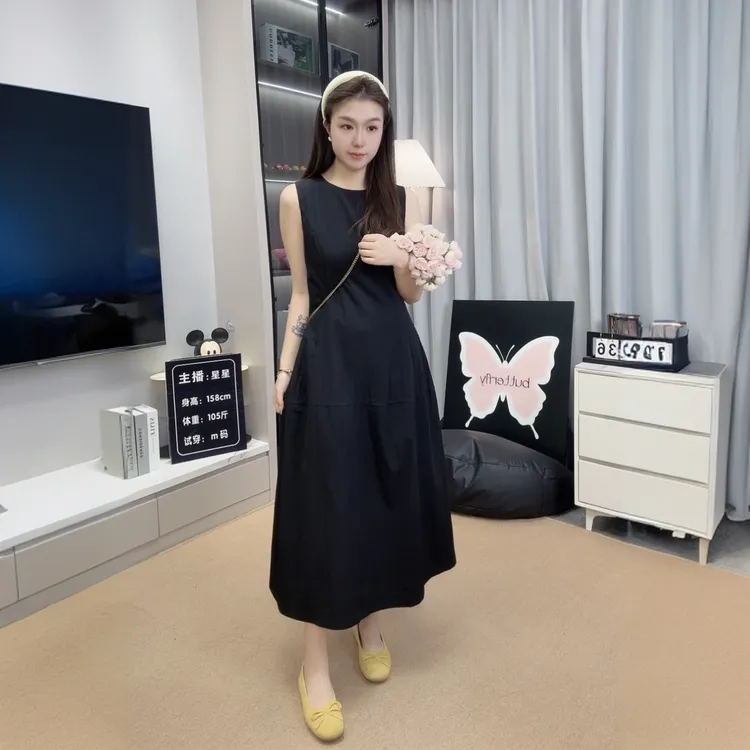 花苞白色无袖背心连衣裙2025夏季新款小个子黑色通勤收腰显瘦长裙