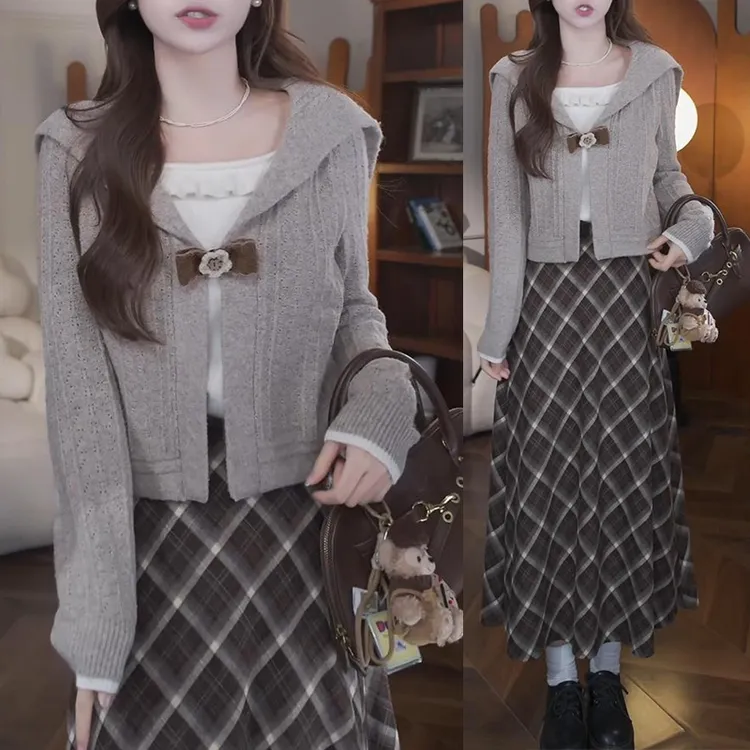 【风吹过信】2025秋季新款韩系慵懒假两件披肩咖色毛衣半身裙套装女
