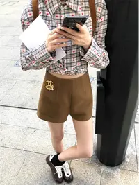 美式长袖复古刺绣休闲衬衫女2025春季新款高腰百搭棕色短裤女