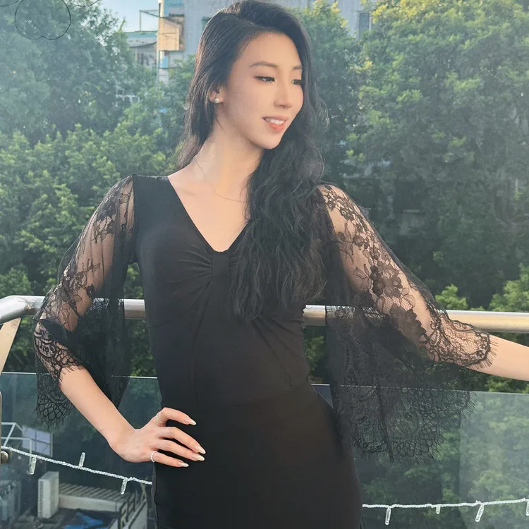Laila摩登舞服新款上衣《香榭蕾丝》黑白色百搭夏季蕾丝摩登练习服