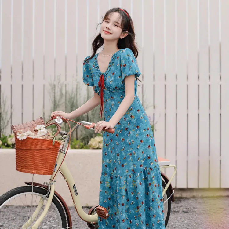 深色泡泡袖晕染碎花连衣裙女夏撞色蝴蝶结系带收腰显瘦V领气质长