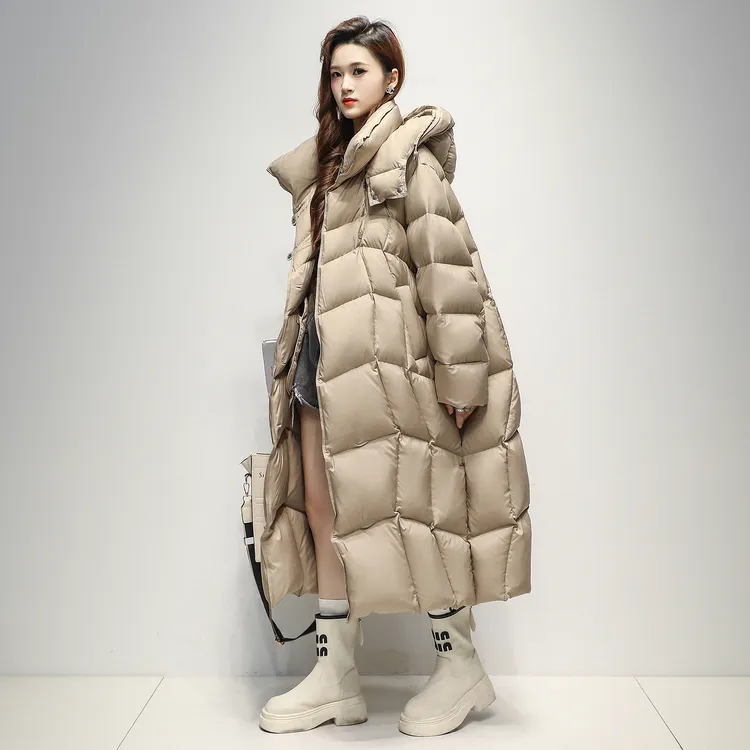 高端大牌简约时尚中长款鹅绒服2025冬季新款加厚防寒蓬松舒适外套