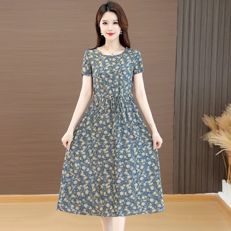 2025夏季新款时尚棉绸连衣裙女修身显瘦度假风碎花海边沙滩长裙子